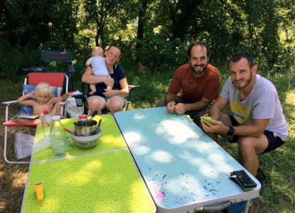 LA MAGIE DES RENCONTRES Rencontrer d’autres familles nomades et/ou de voyageurs. Tel a été…
