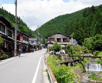 En une demi heure de train, il est facile de quitter la ville de Kyoto pour se sentir à la campagne. Est ce que "Zen" ne serait pas un mot inventé par les japonais ?
