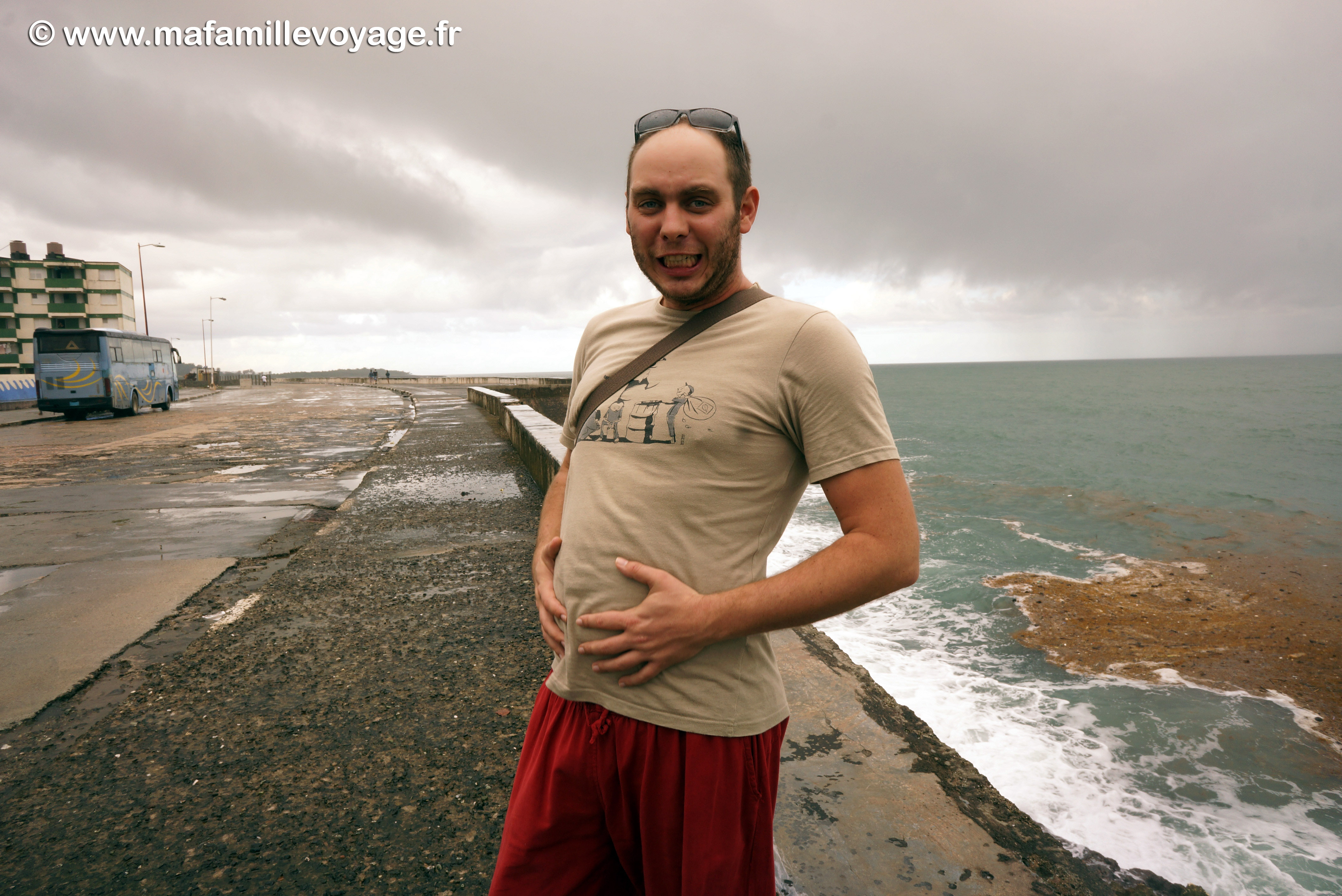 Tony n'est pas enceinte -- juste trop mangé !