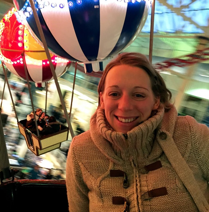 Un tour en manège dans un parc d'attraction situé dans un centre commercial. Est-ce vraiment recommandé pour une femme enceinte ?